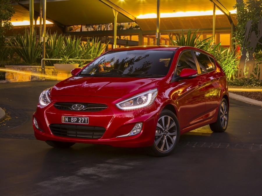  Hyundai Accent SR 2013 года  (фото 2 из 11)